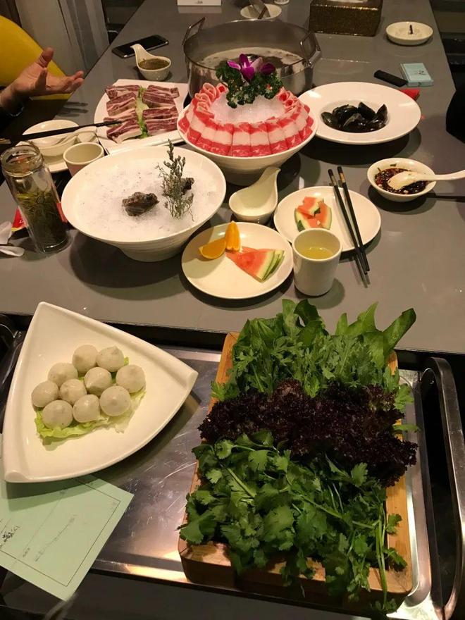 一家门店昔日打边炉顶流不行了？PG麻将胡了免费试玩模拟器仅剩(图2)