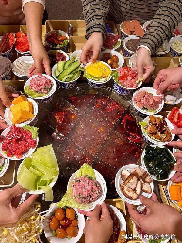 最好 重庆四日游自由行路线!少走弯路、避免PG电子麻将胡了模拟器什么时候去重庆旅游(图2)